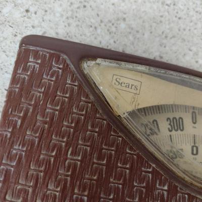 Vintage Sears Family Scale