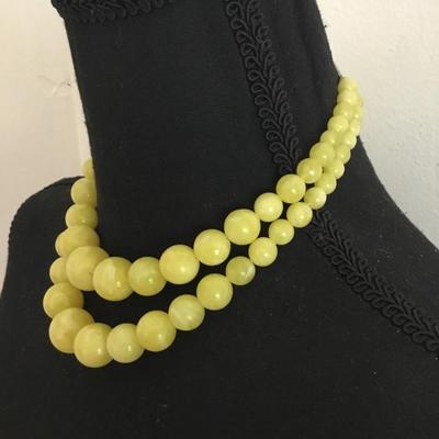 Vintage light yellow, double strand, choker