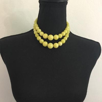 Vintage light yellow, double strand, choker