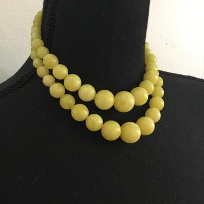 Vintage light yellow, double strand, choker