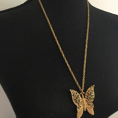 Beautiful vintage gold tone filigree butterfly necklace in excellent condition