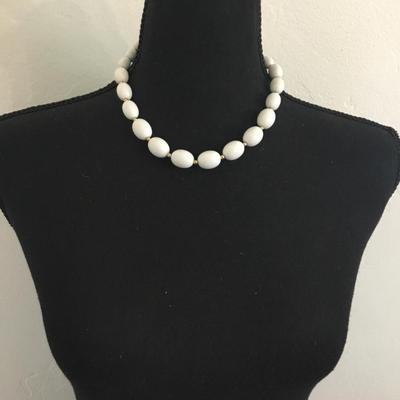 Beautiful vintage Monet, gold and white beaded collar necklace