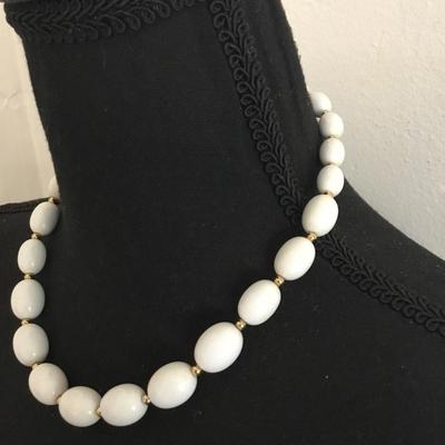 Beautiful vintage Monet, gold and white beaded collar necklace