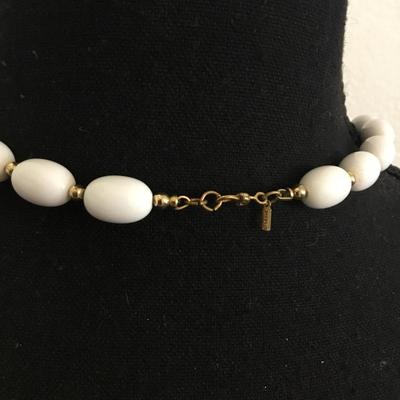 Beautiful vintage Monet, gold and white beaded collar necklace