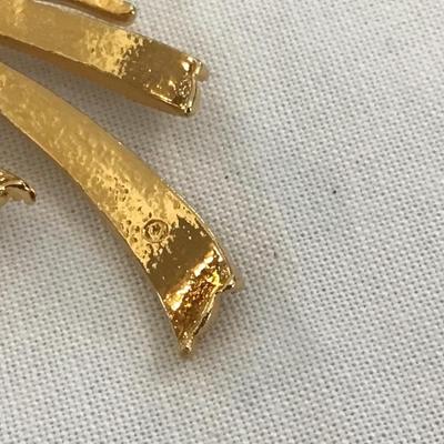 Beautiful, large, gold tone, rhinestone brooch