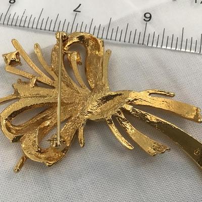 Beautiful, large, gold tone, rhinestone brooch