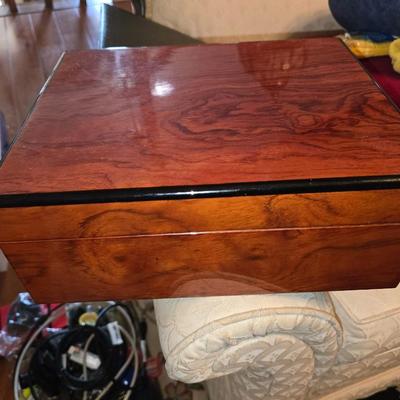Cigar box