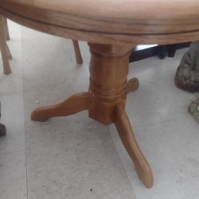 Oak Round Pedestal Lamp Table