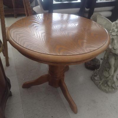 Oak Round Pedestal Lamp Table