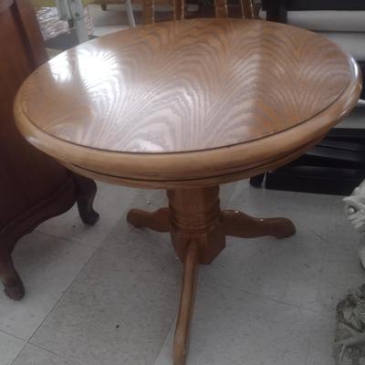 Oak Round Pedestal Lamp Table