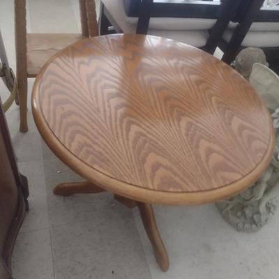 Oak Round Pedestal Lamp Table