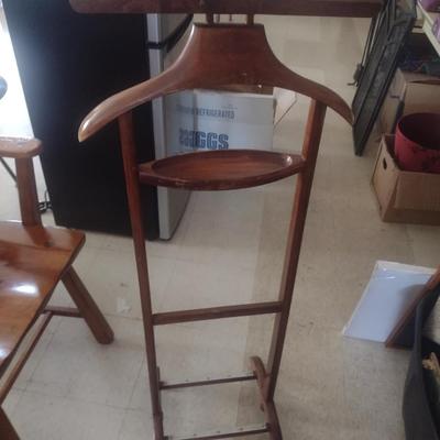 Mahogany Finish Clothes Butler