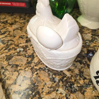 Ceramic chicken bowl
