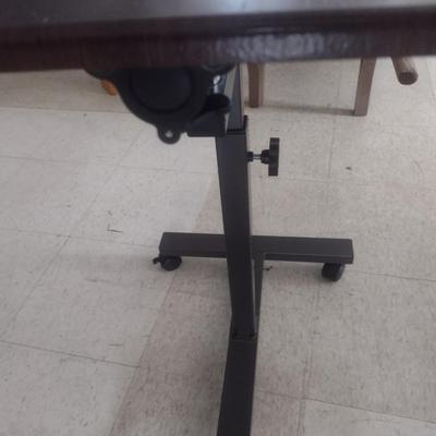 Adjustable Computer Worktable