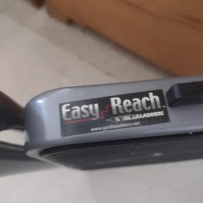 Easy Reach Folding Step Ladder