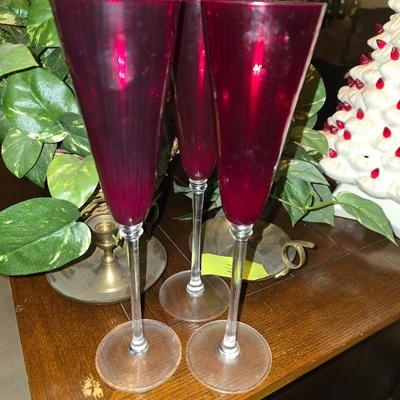 Red flute glasses