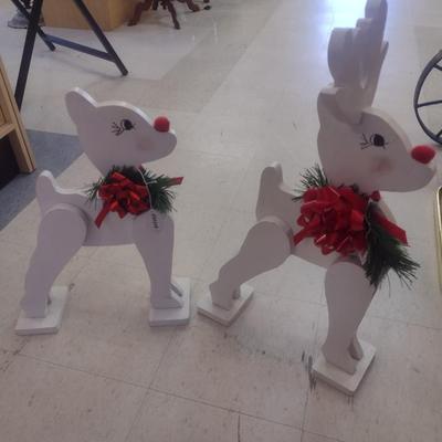 Pair of Wood Craft Holiday Reindeer