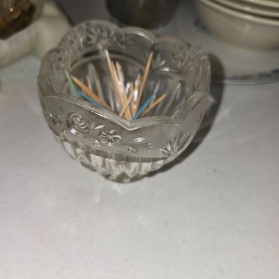 Toothpick holder