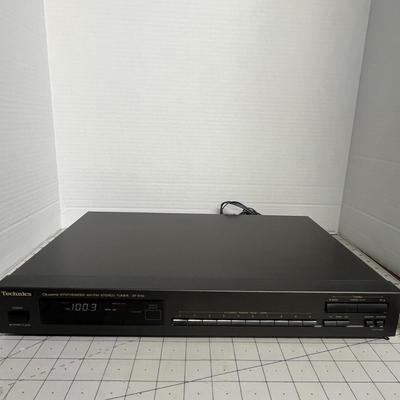 Technics ST-K50 AM/FM Quartz Synthesizer Stereo Tuner 
