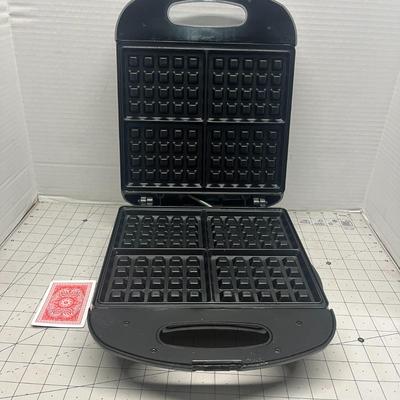 Black+Decker Belgian Waffle Maker with Nonstick Plates, Gray, WM1240MB