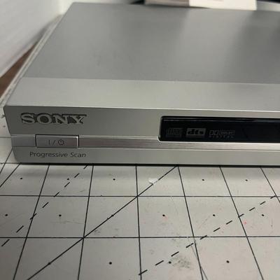 Sony Progressive Scan CD/DVD Player DVP-NS501P - W/Remote