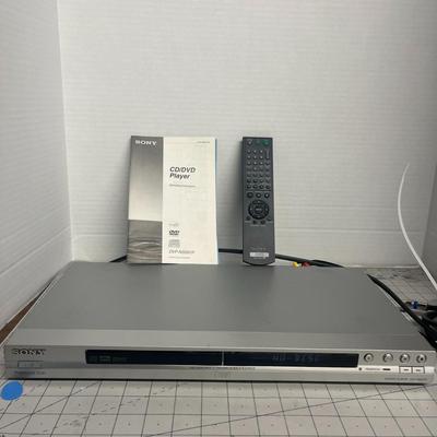 Sony Progressive Scan CD/DVD Player DVP-NS501P - W/Remote