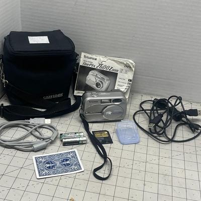 FUJIFILM 2600 2.0MP Digital Camera