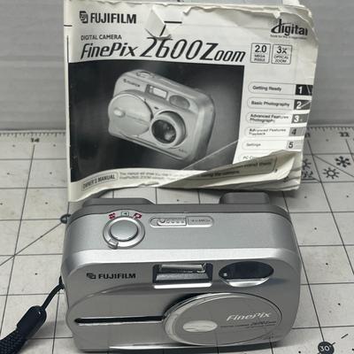 FUJIFILM 2600 2.0MP Digital Camera