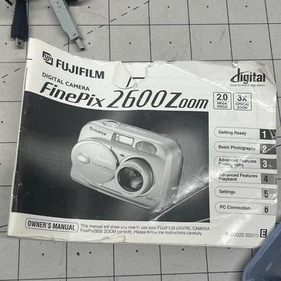 FUJIFILM 2600 2.0MP Digital Camera