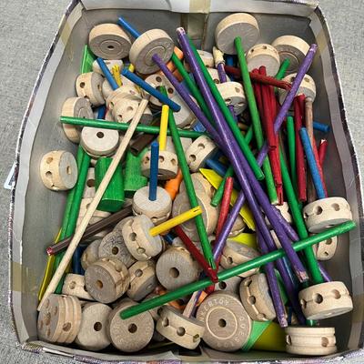 Vintage Tinkertoy Construction Toy Set