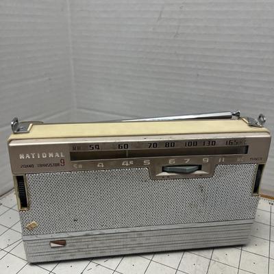 Vintage National 2-Band Transistor 9 Radio