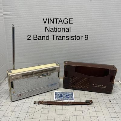 Vintage National 2-Band Transistor 9 Radio