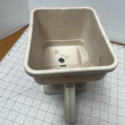 EZ Hand Spreader by Republic