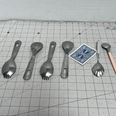 Mixed Set of Camping and Kitchen Spoons