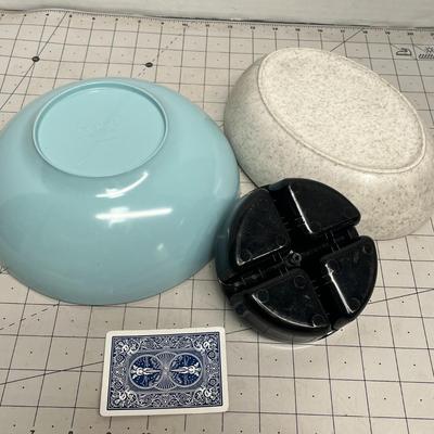 Assorted Sectioned and Serving Bowl Trio

