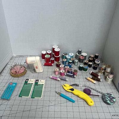 Complete Sewing and Thread Supply Lot