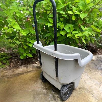 Suncast Garden Cart
