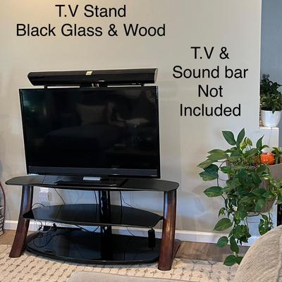 Sale Photo Thumbnail #1821: Very nice TV Stand with Shelves to display home decor!