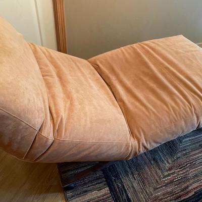 Jens Juul Eilersen Control Daybed in salmon pink