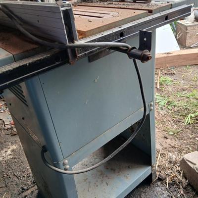 Delta 10" Table Saw – Heavy-Duty Contractor Style – Cast Iron Top