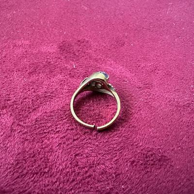 12K LADIES RING WITH LIGHT BLUE STONE