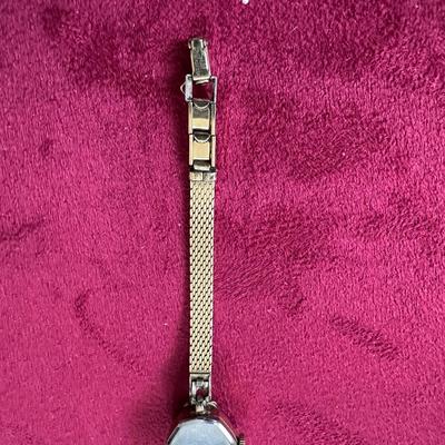LADIES WALTHAM WATCH WITH GOLD FILLED BAND