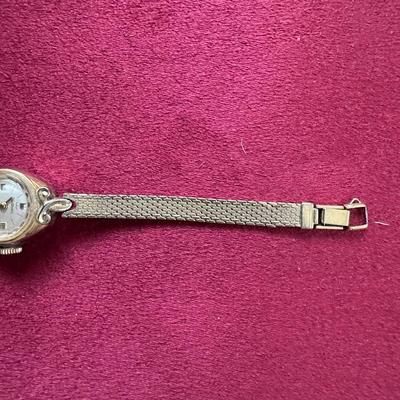 LADIES WALTHAM WATCH WITH GOLD FILLED BAND