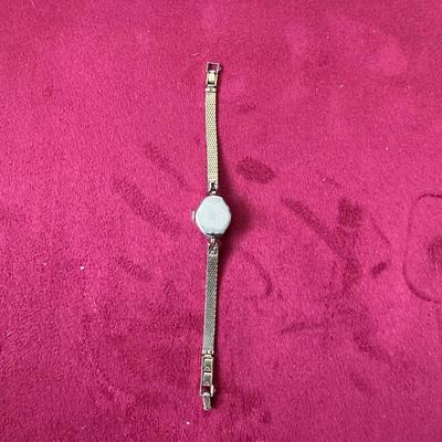 LADIES WALTHAM WATCH WITH GOLD FILLED BAND