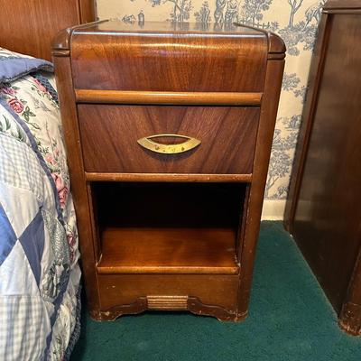 FULL SIZE BED WITH ANTIQUE HEADBOARD & MATCHING NIGHT STAND PLUS BEDSPREAD
