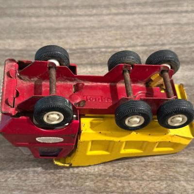 TONKA WRECKER/TOW TRUCK AND A TONKA DUMP TRUCK