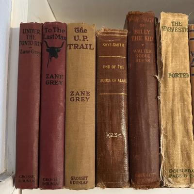 A COLLECTION OF VINTAGE BOOKS