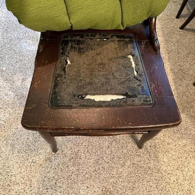4 ANTIQUE DINING CHAIRS