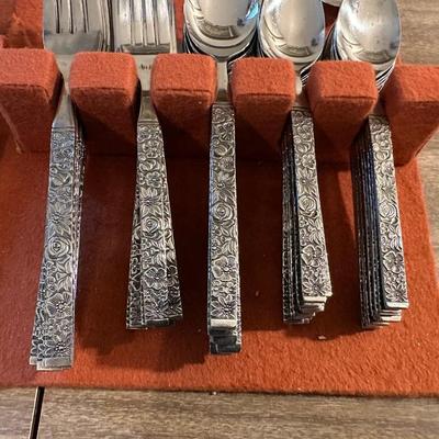 8 PLACE SETTING OF FLATWARE