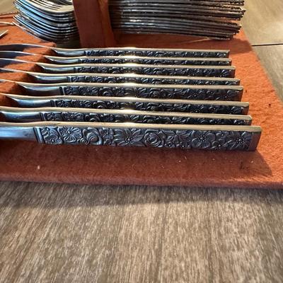 8 PLACE SETTING OF FLATWARE